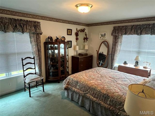 5 Woods Fort Court, Troy, MO 63379