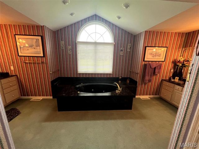 5 Woods Fort Court, Troy, MO 63379