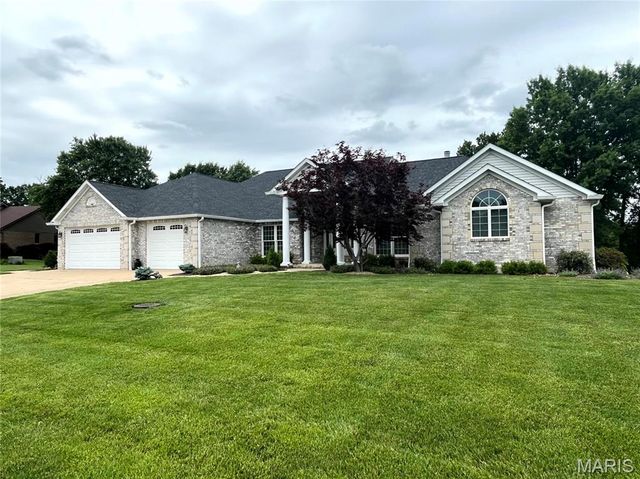 5 Woods Fort Court, Troy, MO 63379