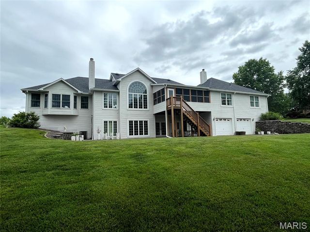 5 Woods Fort Court, Troy, MO 63379