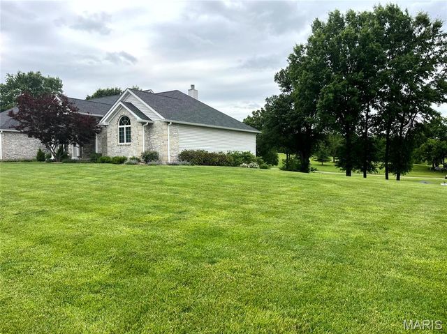 5 Woods Fort Court, Troy, MO 63379