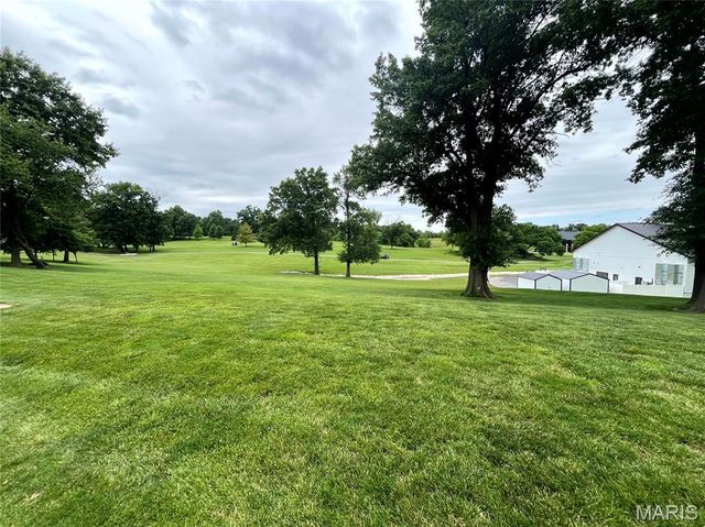 5 Woods Fort Court, Troy, MO 63379