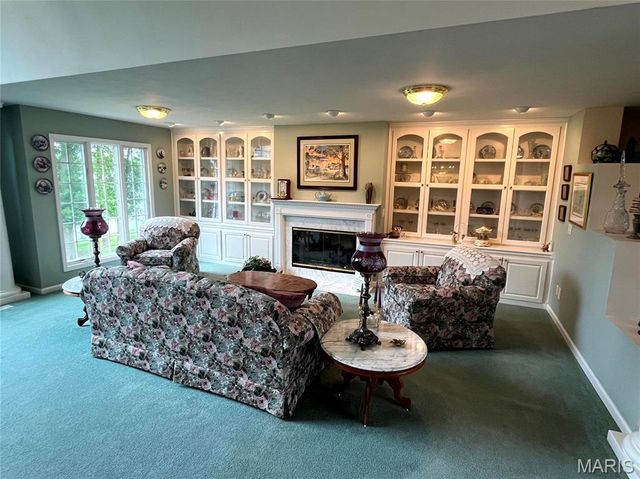 5 Woods Fort Court, Troy, MO 63379