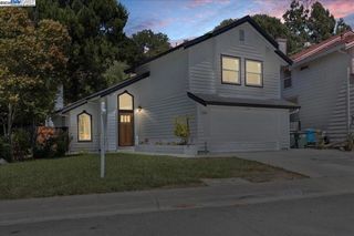 1218 Locust Dr, Vallejo, CA 94591