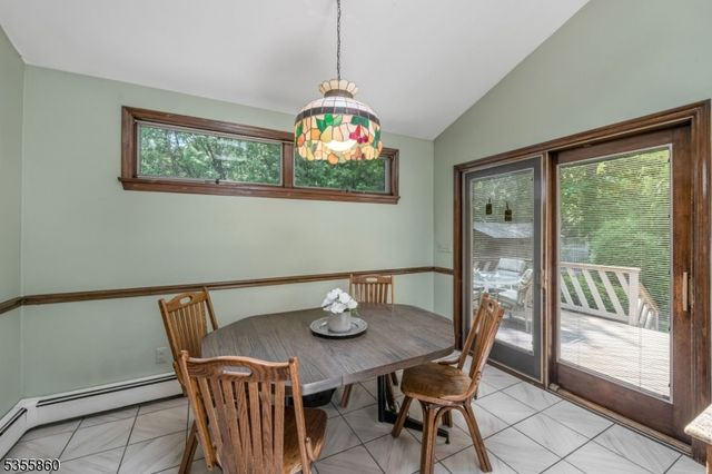 7 Chestnut Pl, Hohokus Boro, NJ 07423