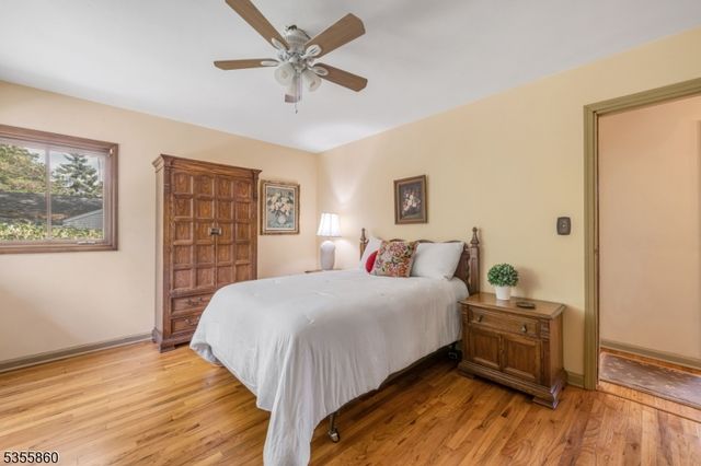 7 Chestnut Pl, Hohokus Boro, NJ 07423