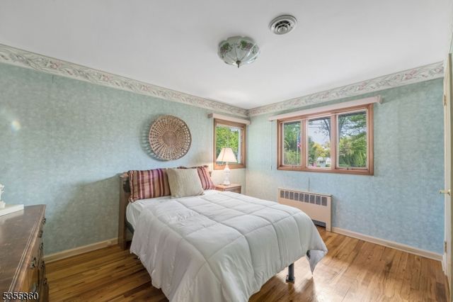 7 Chestnut Pl, Hohokus Boro, NJ 07423
