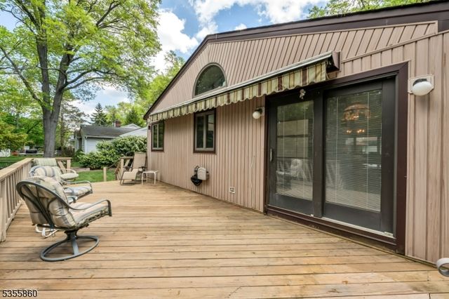 7 Chestnut Pl, Hohokus Boro, NJ 07423