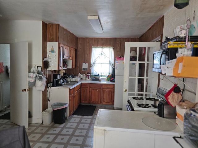 2531 N 75th Avenue, Elmwood Park, IL 60707