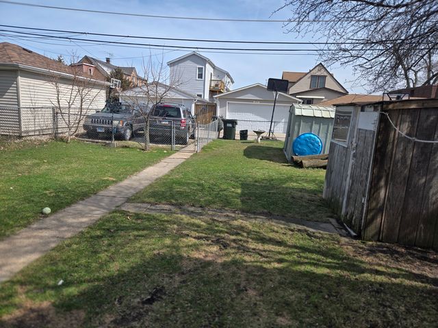 2531 N 75th Avenue, Elmwood Park, IL 60707