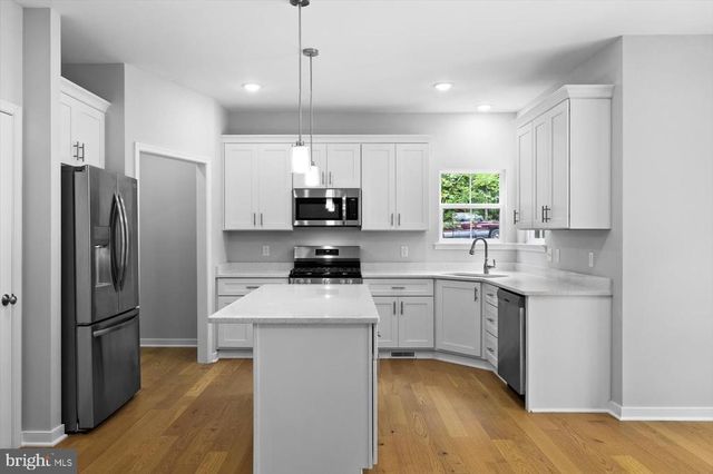 401 BIRDIE RD, Locust Grove, VA 22508