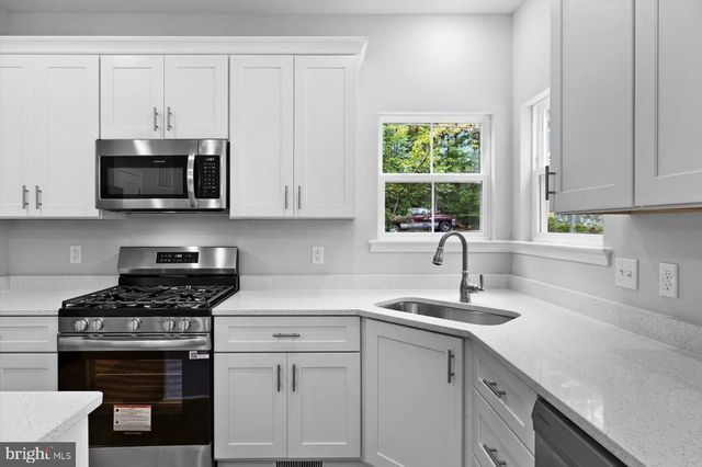 401 BIRDIE RD, Locust Grove, VA 22508