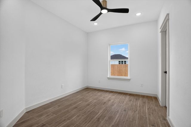 5849 Black Pine Circle, Granbury, TX 76048