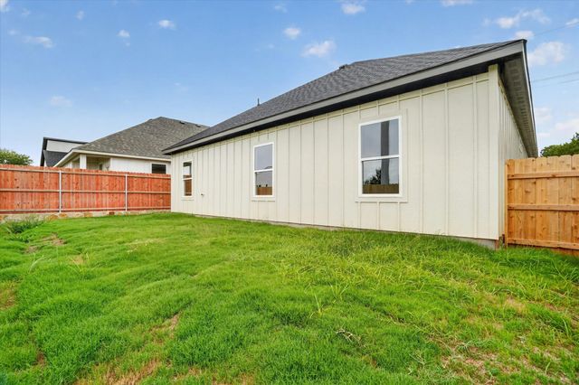 5849 Black Pine Circle, Granbury, TX 76048