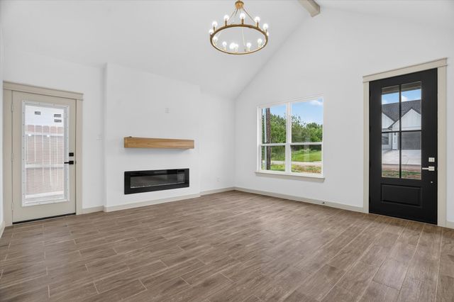 5849 Black Pine Circle, Granbury, TX 76048