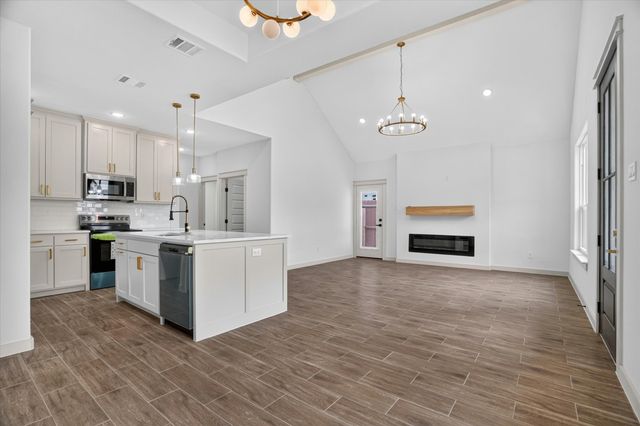 5849 Black Pine Circle, Granbury, TX 76048