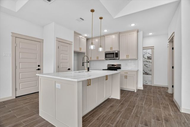 5849 Black Pine Circle, Granbury, TX 76048