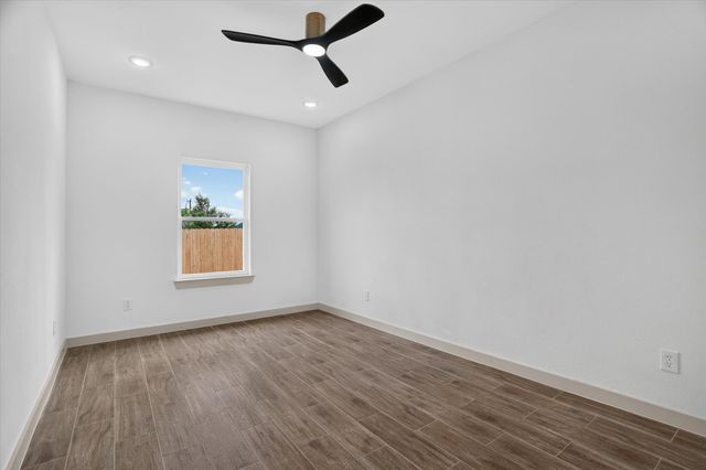 5849 Black Pine Circle, Granbury, TX 76048