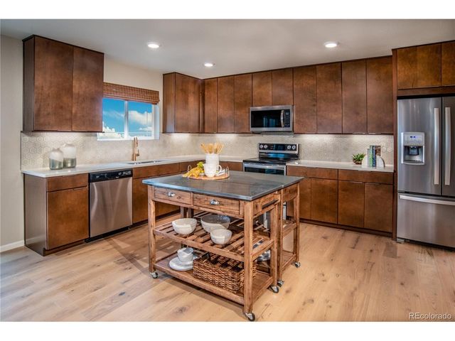 21598 E 61st Dr, Aurora, CO 80019