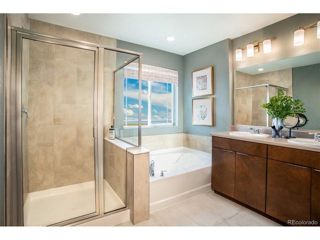 21598 E 61st Dr, Aurora, CO 80019