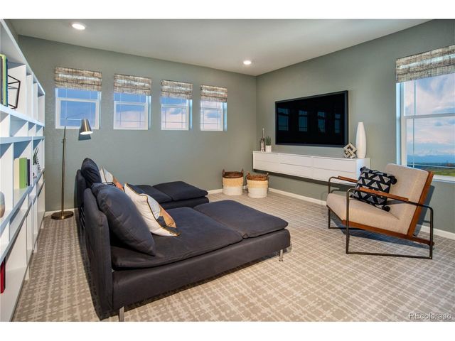 21598 E 61st Dr, Aurora, CO 80019