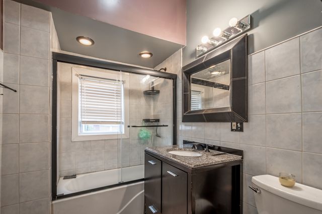 3024 East Avenue, Berwyn, IL 60402