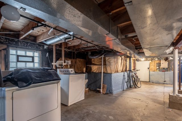 3024 East Avenue, Berwyn, IL 60402