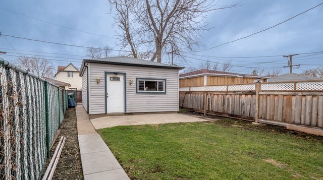 3024 East Avenue, Berwyn, IL 60402