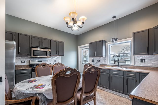 3024 East Avenue, Berwyn, IL 60402