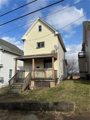 1172 Dennis Avenue, Monessen, PA 15062