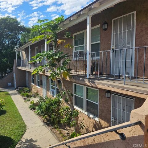 2444 Pacific, Long Beach, CA 90806