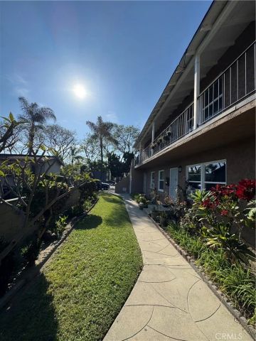 2444 Pacific, Long Beach, CA 90806