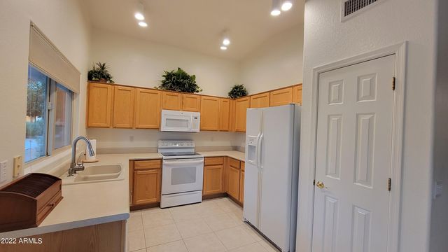 3352 E CHERRY HILLS Place, Chandler, AZ 85249