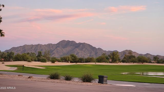 3352 E CHERRY HILLS Place, Chandler, AZ 85249