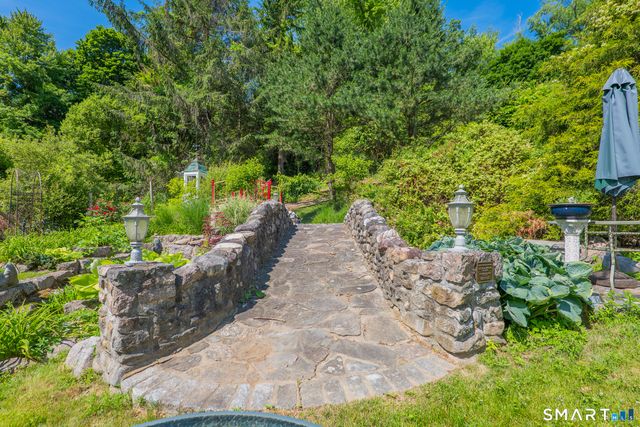34 West Street, Newtown, CT 06470