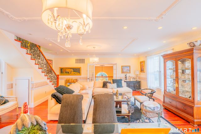 34 West Street, Newtown, CT 06470