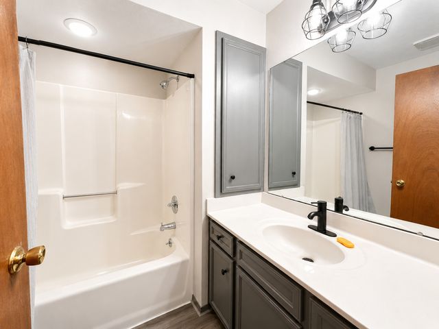6615 W Gate Court, Roscoe, IL 61073