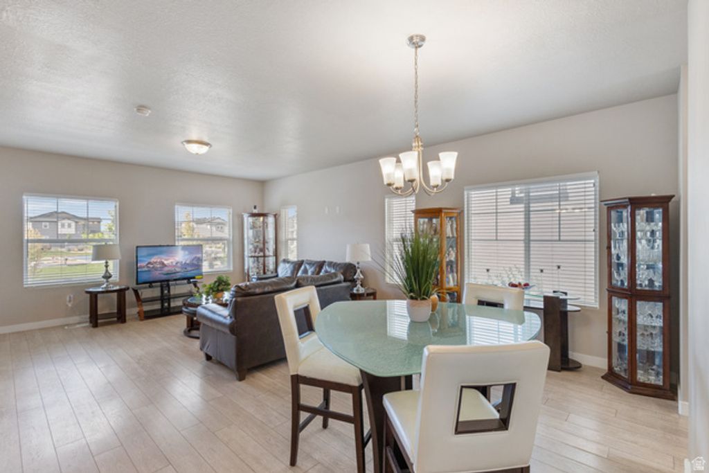 Image 8 of property listing at 7697 W KING TOP RD, Magna, UT 84044