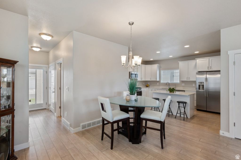 Image 10 of property listing at 7697 W KING TOP RD, Magna, UT 84044