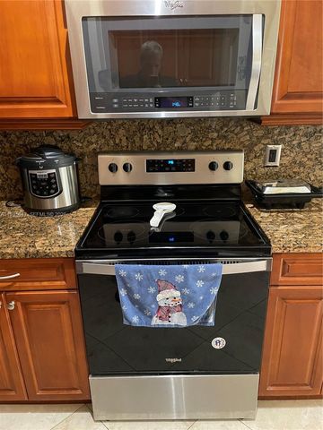 3725 NE 11th St, Homestead, FL 33033