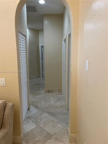 3725 NE 11th St, Homestead, FL 33033