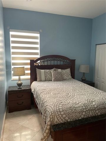 3725 NE 11th St, Homestead, FL 33033