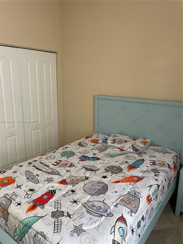 3725 NE 11th St, Homestead, FL 33033