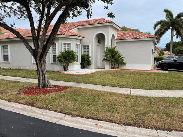 3725 NE 11th St, Homestead, FL 33033