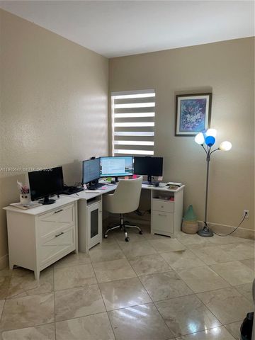 3725 NE 11th St, Homestead, FL 33033