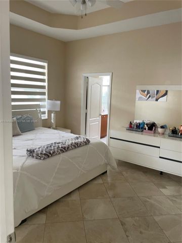 3725 NE 11th St, Homestead, FL 33033