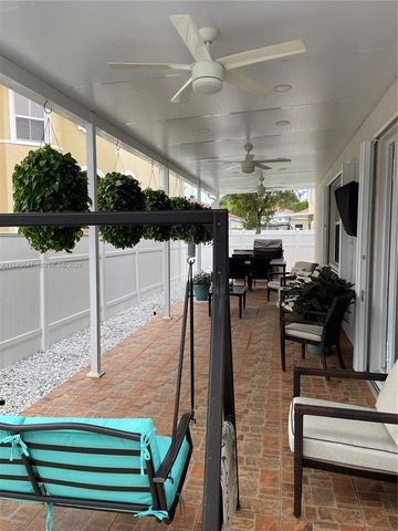 3725 NE 11th St, Homestead, FL 33033