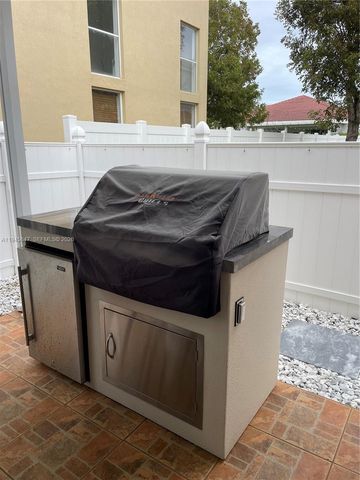 3725 NE 11th St, Homestead, FL 33033