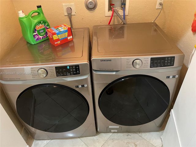 3725 NE 11th St, Homestead, FL 33033