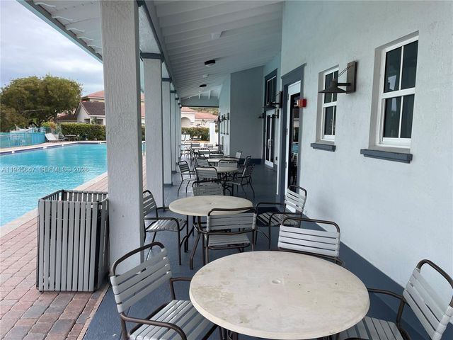 3725 NE 11th St, Homestead, FL 33033